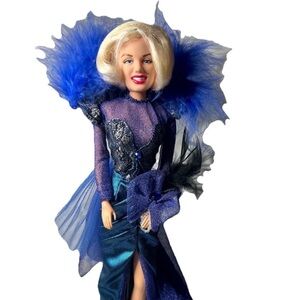 Vintage 1994 DSI Marilyn Monroe collectors doll Spectacular Showgirl